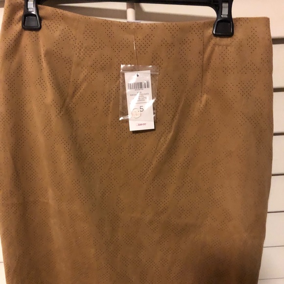 NWT Chico’s suede skirt in tan - Picture 1 of 4